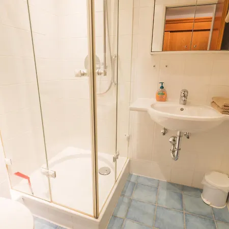 T13 Schenk Apartment *